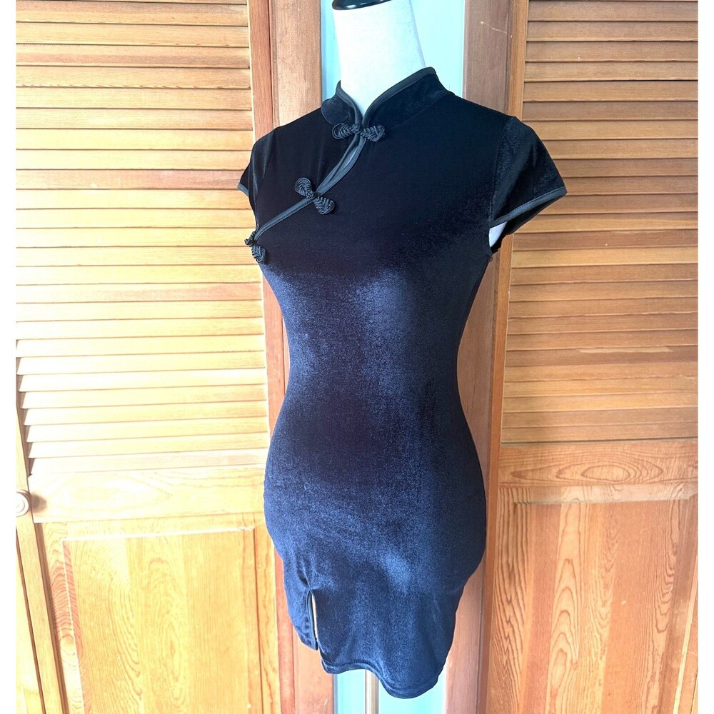 Gothic Victorian Punk Emo Shanghai Nights Black Velvet Cheongsam Dress - Picture 4 of 7